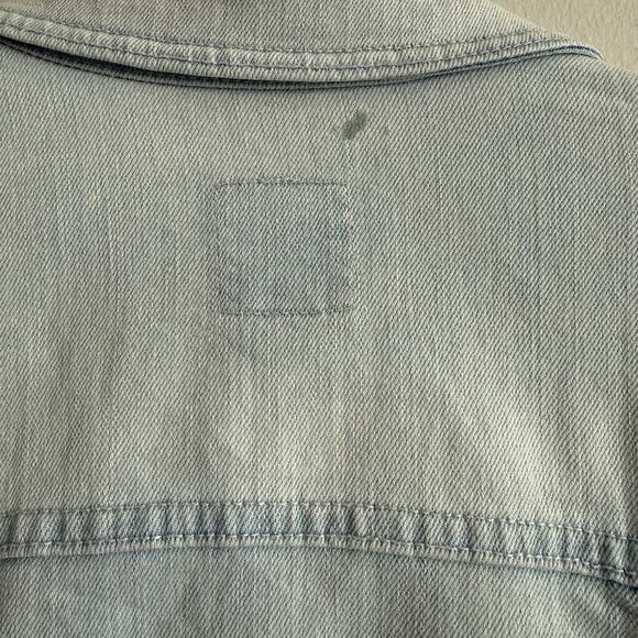 Old Navy Women's Size Medium Denim Jean Jacket Button Up Front Pockets Retro - Picture 4 of 13